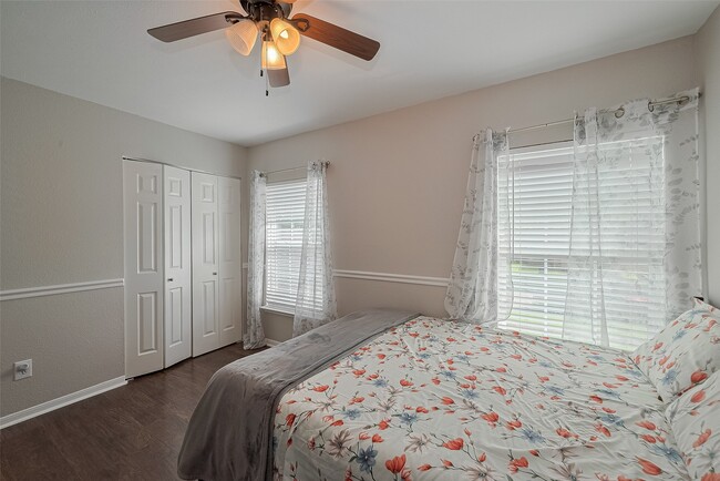 Building Photo - 3426 Hidden Creek Dr