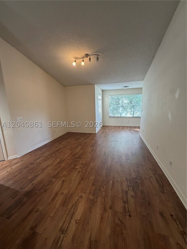 Building Photo - 12950 Vista Isles Dr