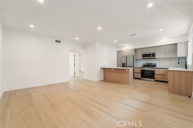 Building Photo - 7510 Sepulveda Blvd