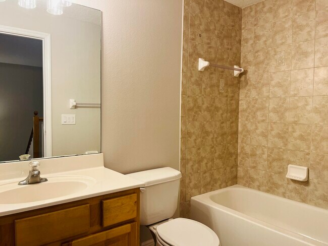 Building Photo - 117 Anchorage Ave