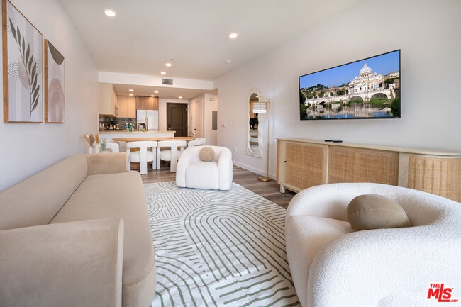 Building Photo - 1070 S Bedford St