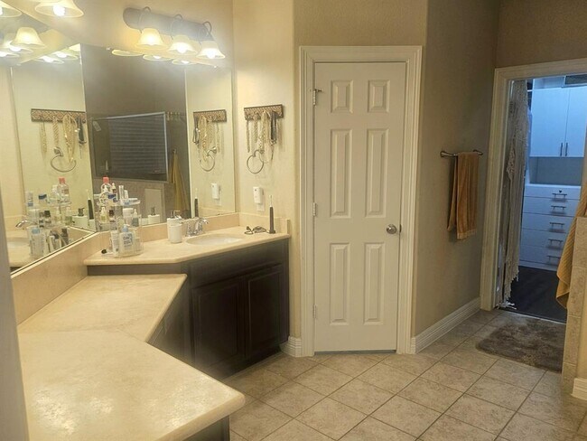 Building Photo - 5206 Jacob Ridge Ct