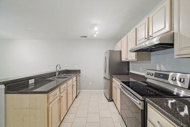 Building Photo - 901 Pine Mill Ct