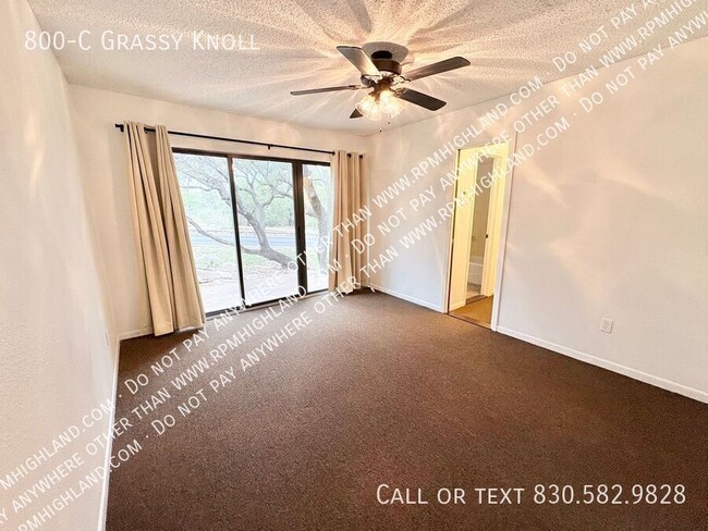 Building Photo - 800 Grassy Knoll