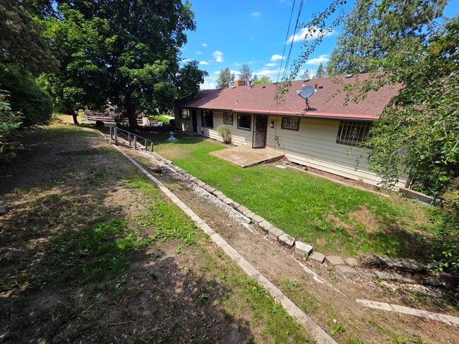 Building Photo - 3718 E 15th Ave