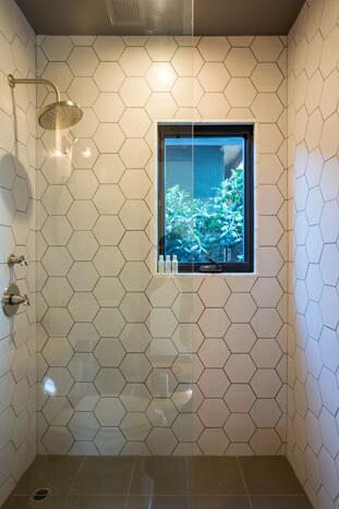 Building Photo - 432 Howland Canal