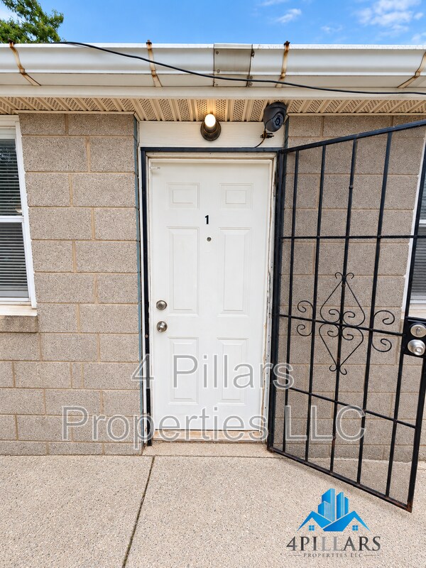 Building Photo - 4030 Alexander Ave