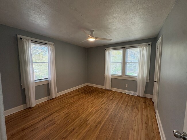 Building Photo - Charming 2/2 With Fenced In Backyard Move In Ready Now!