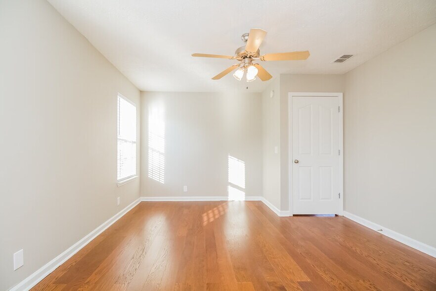 Building Photo - 1515 Clifdon Ct