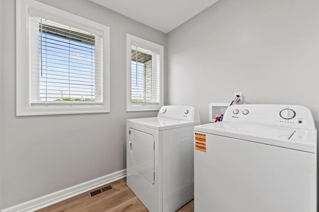 Building Photo - 11532 Willowbrook Rd