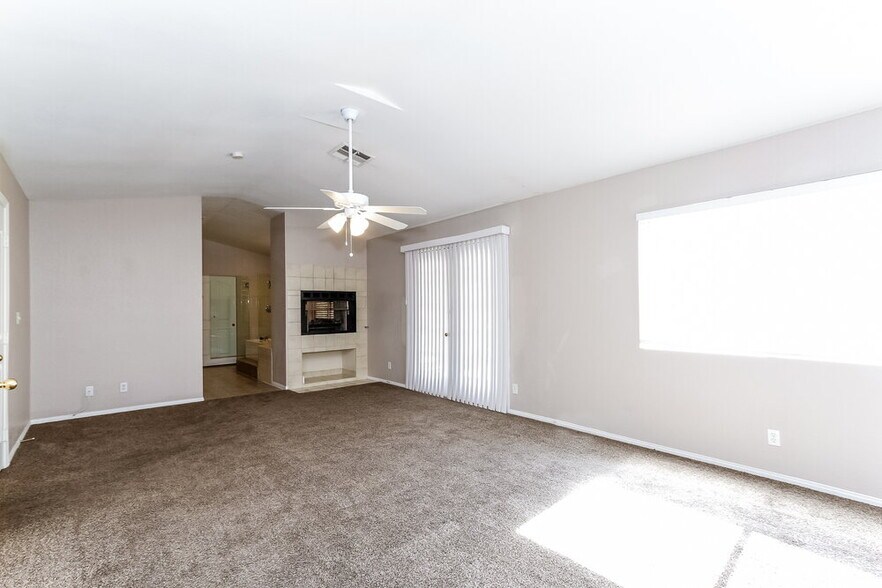 Building Photo - 13 Sunmist Dr