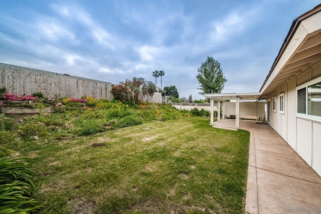Building Photo - 3747 Millikin Ave