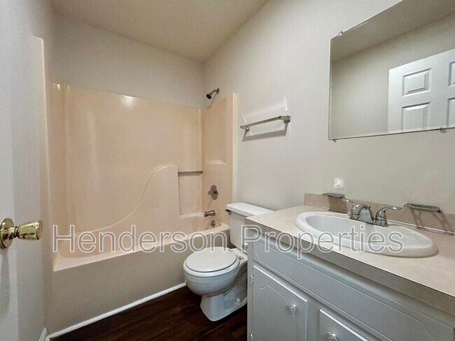 Building Photo - 1442 Riverview Rd