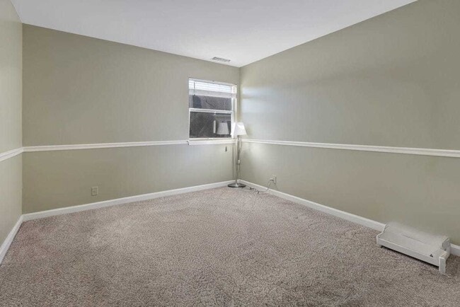 Building Photo - 204 Dublin Ln