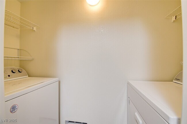 Building Photo - 7255 W Sunset Rd