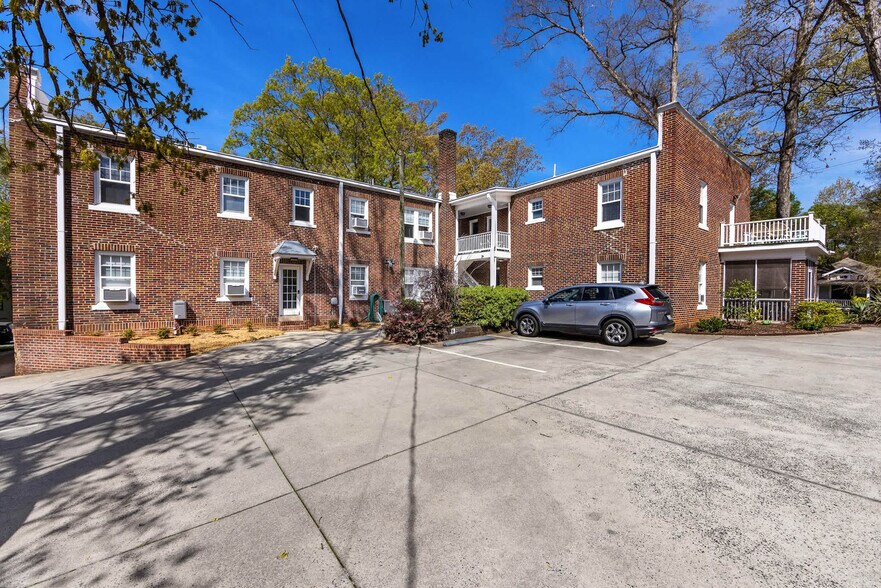 Building Photo - 800 Magnolia Ave