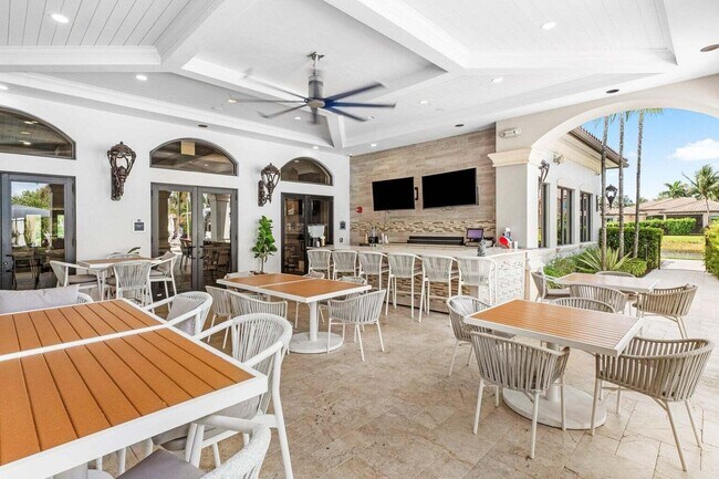 Building Photo - 16631 Chesapeake Bay Ct