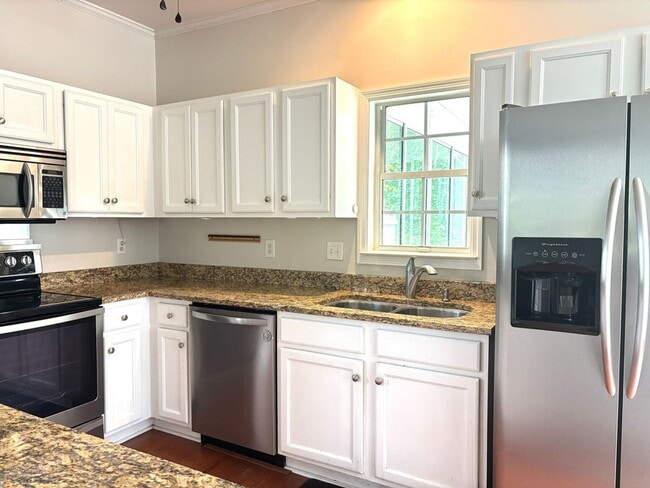 Building Photo - Available now. Great 3 BR/2.5 BA Home Avai...