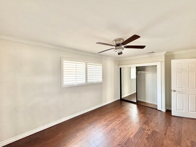 Building Photo - 5138 W 141st St