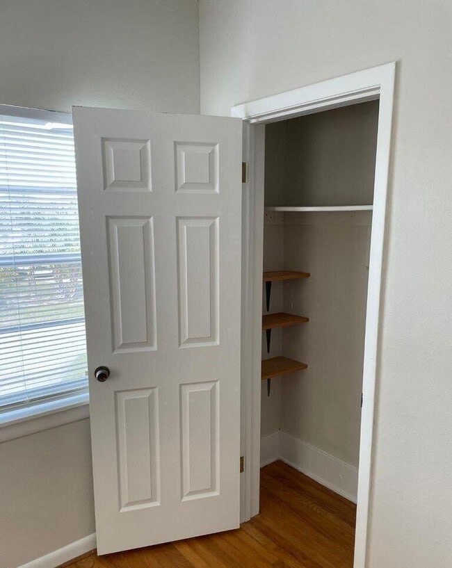 Building Photo - 1501 Shannon Ave