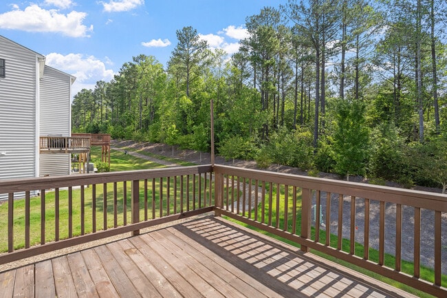 Building Photo - 915 Romeria Dr