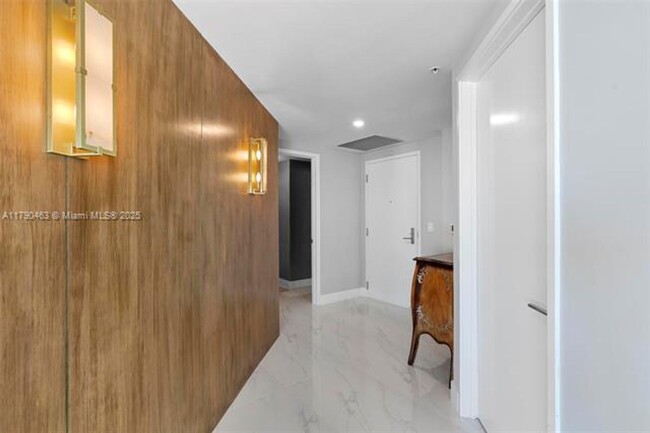 Building Photo - 300 Sunny Isles Blvd