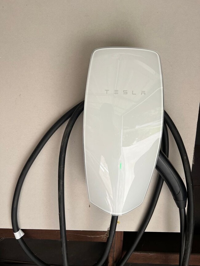 Building Photo - Beautifully Upgraded 5 Bed 4 Bath Orange Pool Home