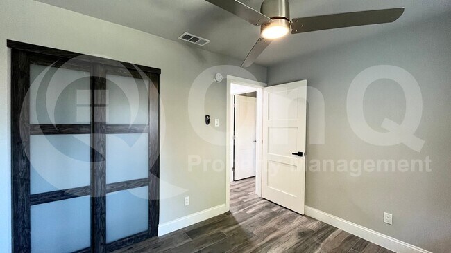 Building Photo - 1520 Armstrong Dr