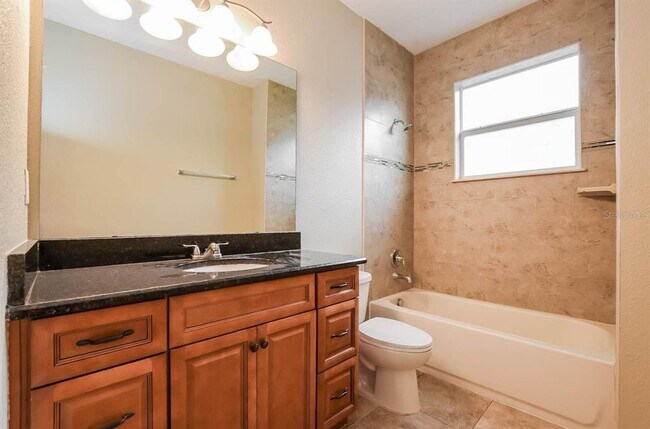 Building Photo - 527 Hibiscus Cove Dr