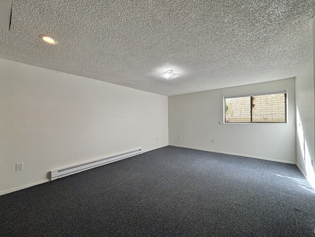 Building Photo - 3418 W 2nd Ave