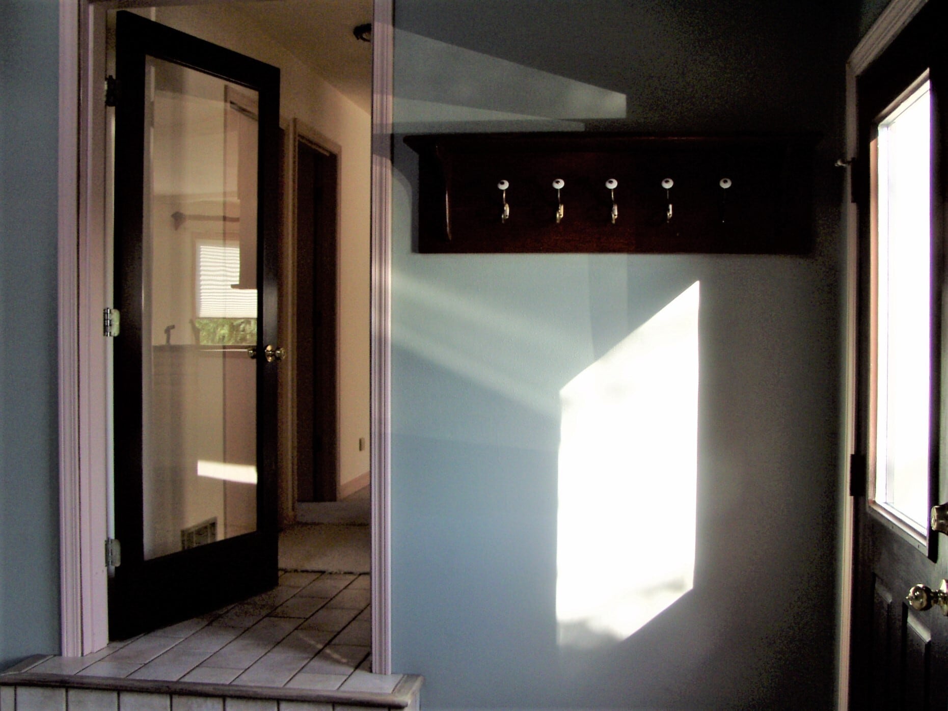 family rm. entry - 1548 Panorama Dr