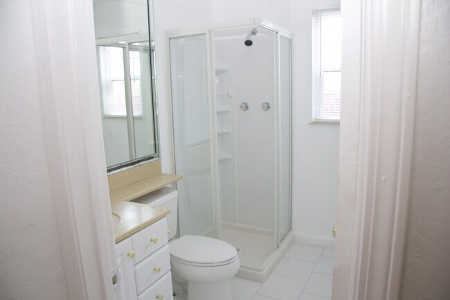 Building Photo - 43293 Sweetwood St