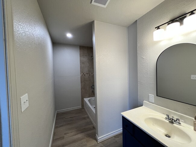 Building Photo - 409 W Avenue H