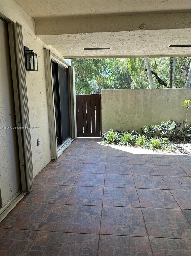 Building Photo - 9010 SW 125th Ave