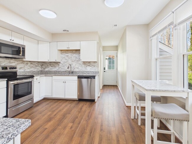 Building Photo - 12024 Lockett Ridge Ave