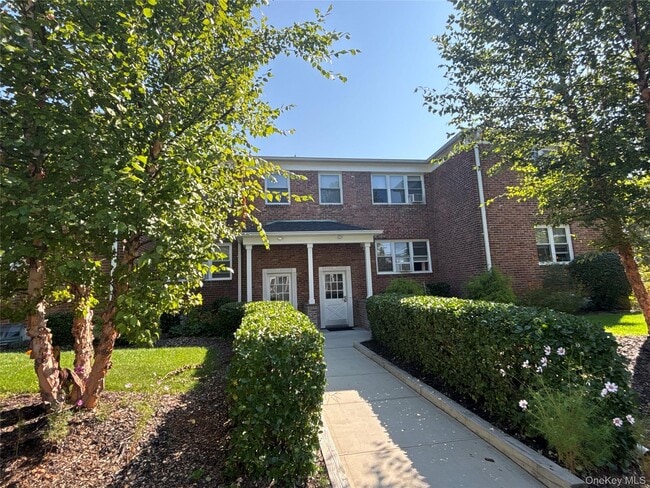 Primary Photo - 37 Spruce St