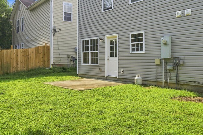 Building Photo - 926 Oakshire Cir