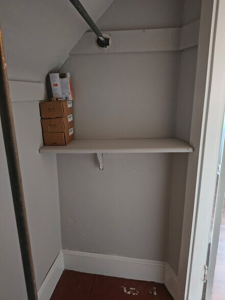 Building Photo - 24 Cameron Ave