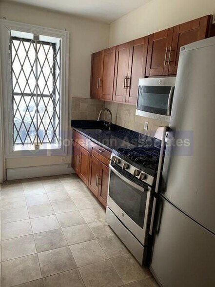 Building Photo - 631 Edgecombe Ave