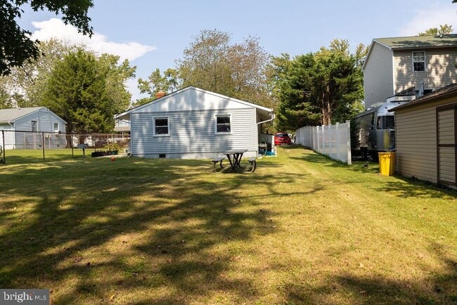 Building Photo - 1319 Forest Dr