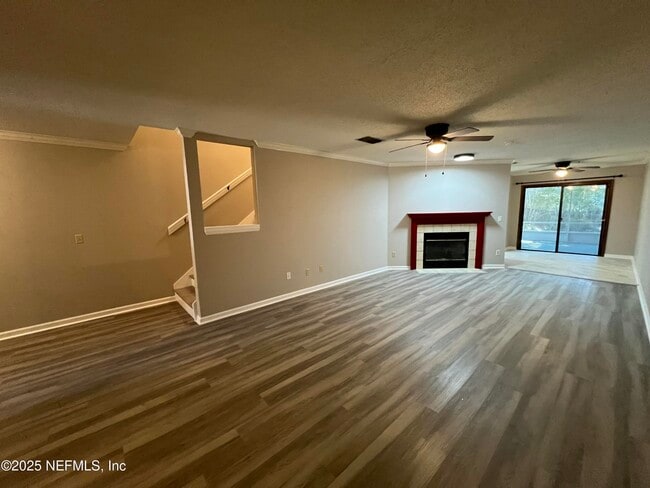Building Photo - 4022 Laurelwood Dr