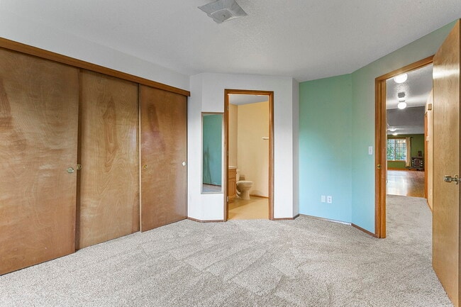 Building Photo - 6432 SE 63rd Ave