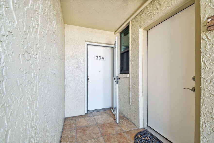 Building Photo - 15400 Gulf Blvd