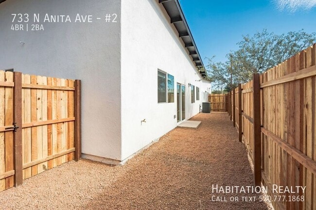 Building Photo - 733 N Anita Ave