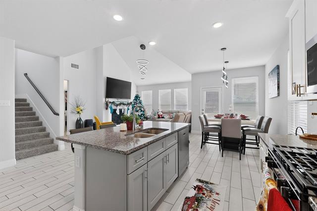 Building Photo - 504 Conestoga Pass