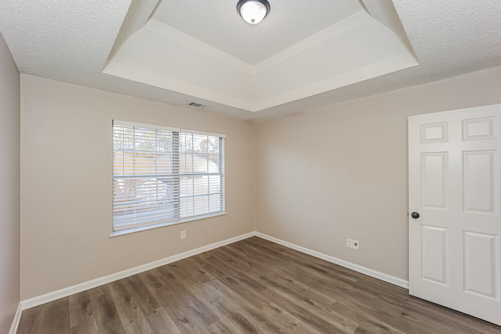 Building Photo - 1103 Village Oaks