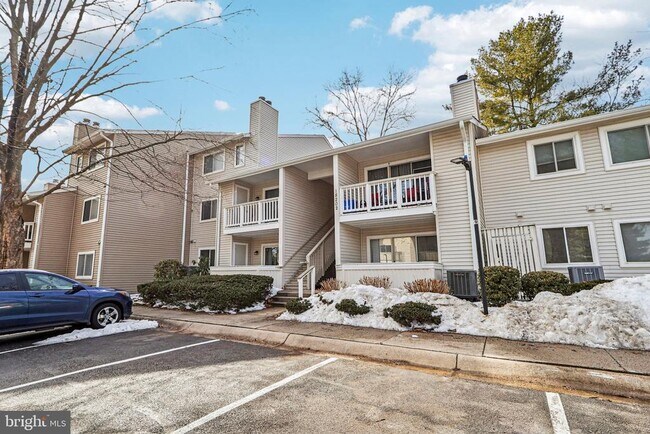 Building Photo - 18202 Chalet Dr