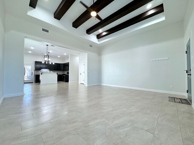 Building Photo - East El Paso 4 bed Refrig A/C with Gorgeous Backyard!