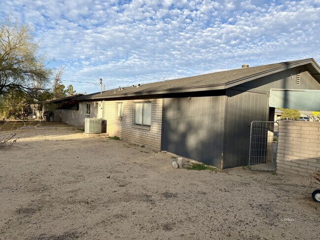 Building Photo - 2944 S 12th Ave