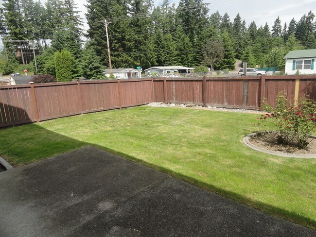 Building Photo - Gorgeous 4 bedroom 2 Story In the Gated Community of "Falcon Creek"!!